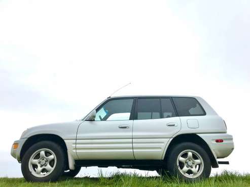 1999 Toyota Rav4 4WD/4x4 5 Speed Clean - - by dealer for sale in VT