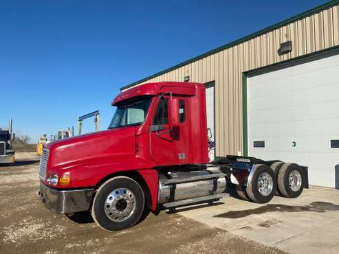 2000 Freightliner Columbia Day Cab - cars & trucks - by owner -... for sale in Alton, IA