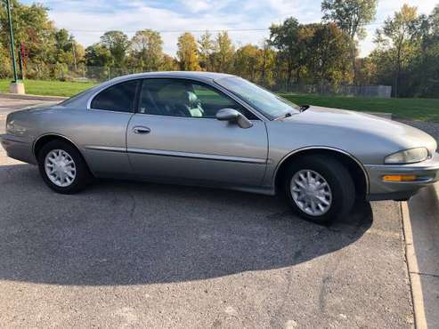 BUICK RIVIERA. VERY CLEAN 3800 V6 NON SMOKER for sale in Waterford, MI