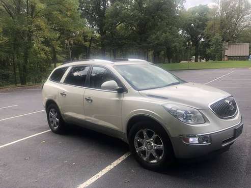 2009 BUICK ENCLAVE GREAT FAMILY VEHICLE!! FINANCING AVAILABLE!! for sale in Rock Island, IA