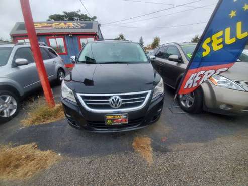 2010 Volkswagen Routan SEL - cars & trucks - by dealer - vehicle... for sale in Worcester, MA