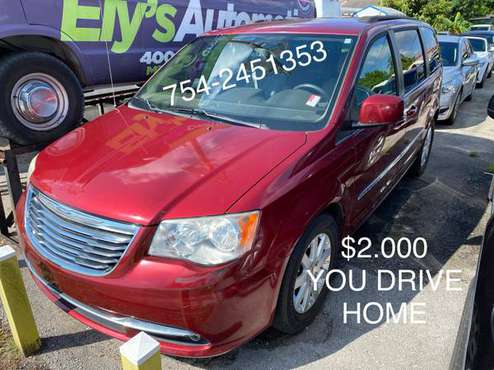 2013 CHRYSLER TOWN & COUNTRY - cars & trucks - by dealer - vehicle... for sale in Miramar, FL
