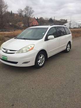 TOYOTA SIENNA - cars & trucks - by owner - vehicle automotive sale for sale in Minot, ND