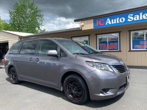 2011 TOYOTA SIENNA - - by dealer - vehicle automotive for sale in Medford, OR