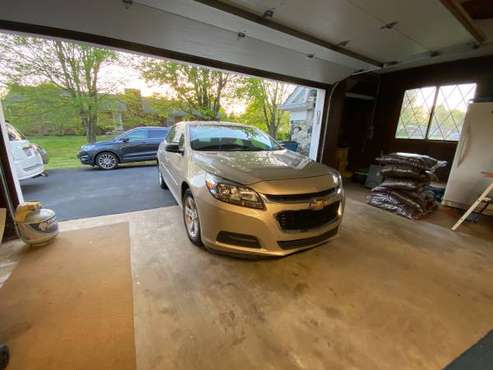 2014 malibu mint condition low miles for sale in Mayfield, KY