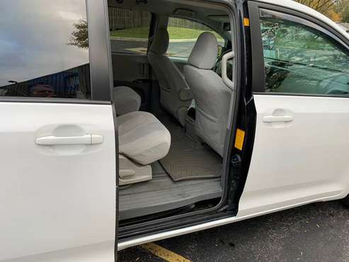 White Toyota Sienna 2012 - cars & trucks - by owner - vehicle... for sale in Wheeling, IL