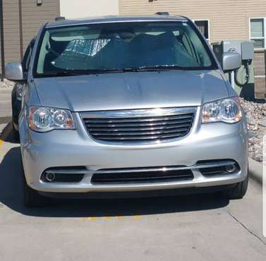 CHRYSLER TOWN AND COUNTRY 48,000 MILES for sale in Saint Paul, MN