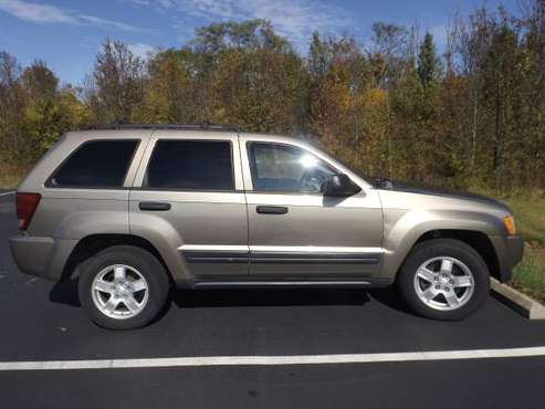 2005 Jeep Grand Cherokee Laredo 4WD - cars & trucks - by owner -... for sale in New Richmond, OH