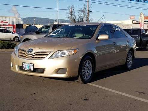 2011 Toyota Camry 4dr Sdn I4 Auto LE Sedan - - by for sale in Medford, OR