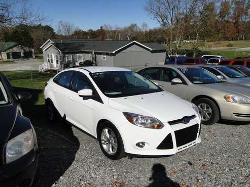 12 Ford Focus SE Low miles - cars & trucks - by dealer - vehicle... for sale in Maryville, TN