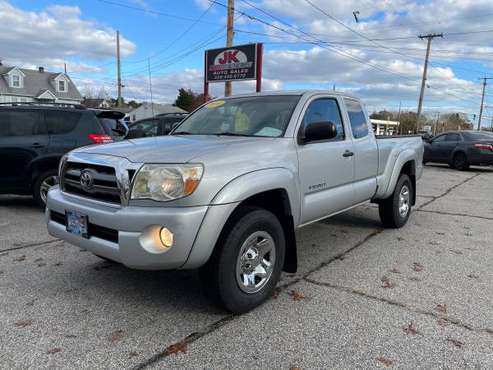 2010 Toyota Tacoma SR5 4x4 V6 1-owner clean carfax 140k - cars &... for sale in Westport , MA