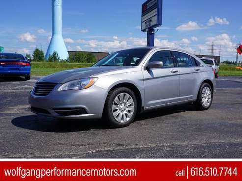 2014 Chrysler 200 - cars & trucks - by dealer - vehicle automotive... for sale in Holland , MI