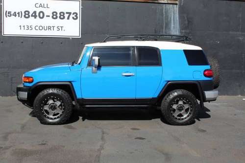2007 Toyota FJ Cruiser (Immaculate , 1 owner) - - by for sale in Medford, OR