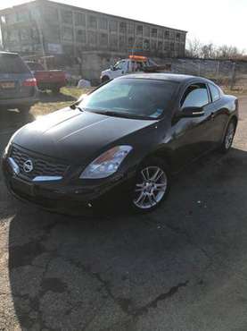 08 Nissan Altima 3.5 SE - cars & trucks - by owner - vehicle... for sale in Rochester , NY