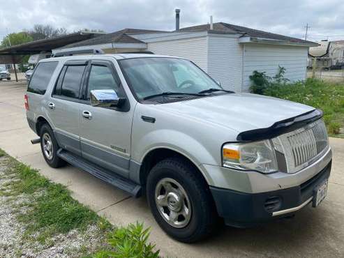 2007 Ford Expedition XLT AWD for sale in Chatham, IL