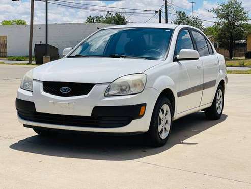 2009 Kia Rio LX with 90K miles, Bluetooth, Cruise Ctrl - cars & for sale in Lubbock, NM