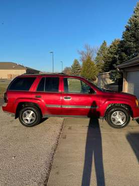 Maroon 2002 Trailblazer - cars & trucks - by owner - vehicle... for sale in Sioux City, IA