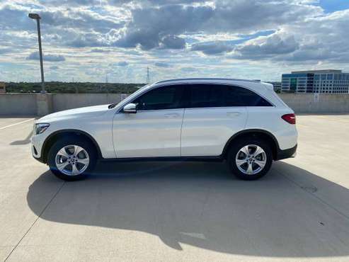 Mercedes Benz 300GLC SUV MINT! - cars & trucks - by owner - vehicle... for sale in Austin, TX