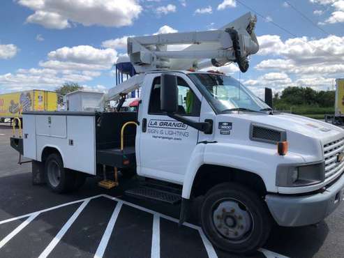 2006 Chevy 5500 Kodiak w/ Altec AT37G Aerial Bucket Truck for sale in Hinsdale, IL