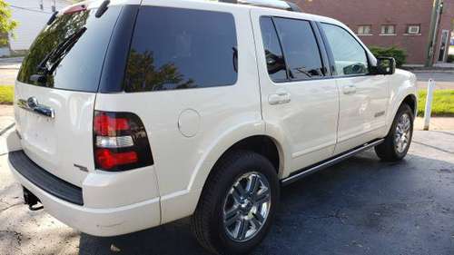 2007 Ford Explorer Limited 4x4 3rd row! w/196.000 orginal miles! for sale in Wyandotte, MI