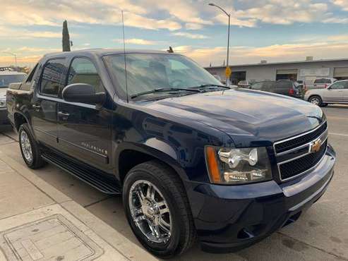 2007 CHEVROLET AVALANCHE LS **1 OWNER** - cars & trucks - by dealer... for sale in Clovis, CA
