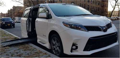 2018 Toyota Sienna XLE Braun Mobility Wheelchair Accessible 14k for sale in Louisville, KY