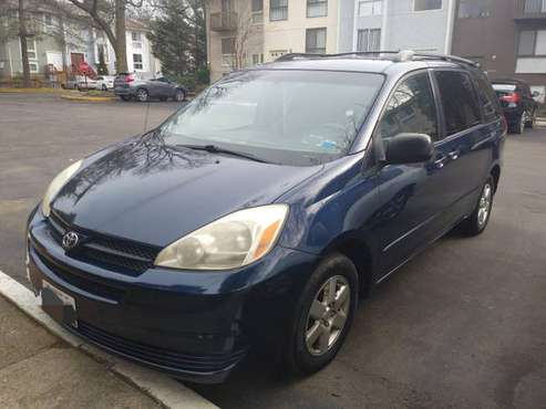 2005 TOYOTA SIENNA LE for sale in Vienna, District Of Columbia
