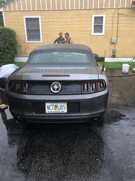 Ford mustang 2013 for sale in Miami beach 33140, FL
