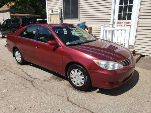 2005 Toyota Camry LE - 4 cyl w Leather and low miles - cars & trucks... for sale in Rochdale, MA