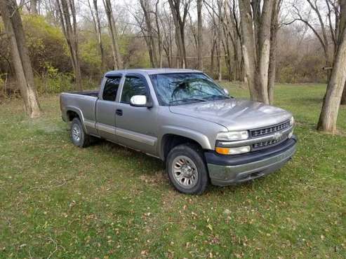 2002 Chevy z71! 4x4 runs drives excellent - cars & trucks - by owner... for sale in Middletown, OH