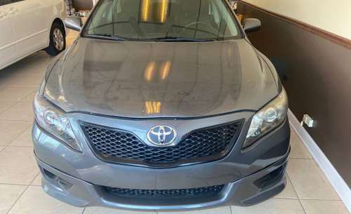 2011 Toyota Camry - cars & trucks - by dealer - vehicle automotive... for sale in Oak Forest, IL