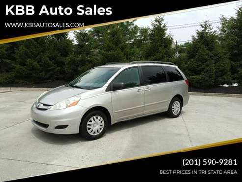 2006 Toyota Sienna Le MiniVan for sale in North Bergen, NY
