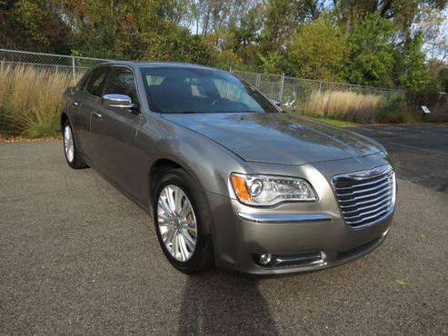 2014 Chrysler 300 4dr Sdn AWD - Call or TEXT! Financing Available! for sale in Maplewood, MN