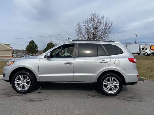 2011 HYUNDAI SANTE FE LIMITED 55, 000 MILES! GORGEOUS! - cars & for sale in Northborough, MA