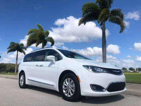 2019 Chrysler Pacifica Touring-L DROVE FROM FL TO PITTSBURGH! - cars... for sale in Bethel Park, PA