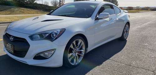 2013 Hyundai Genesis Coupe LOW MILES - cars & trucks - by dealer -... for sale in Fort Collins, WY