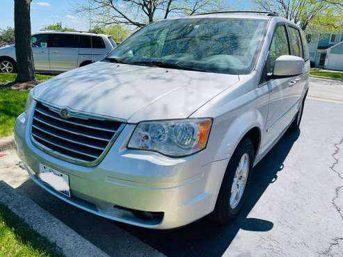 Chrysler Town and Country Touring 2010 for sale in Aurora, IL