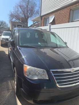 Chrysler town & country for sale in Floral Park, NY