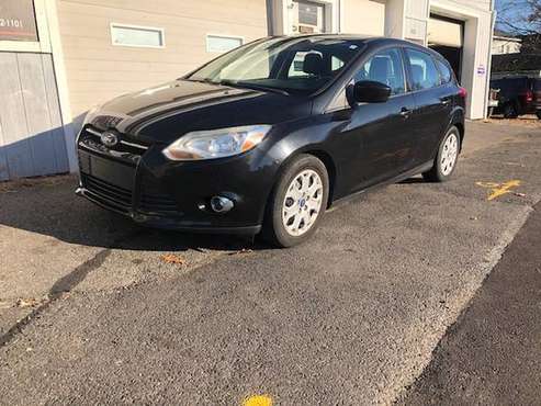 2012 Ford Focus SE - cars & trucks - by dealer - vehicle automotive... for sale in Springfield, MA