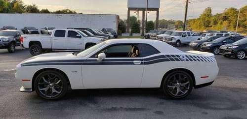 2019 DODGE CHALLENGER --R/T--2 DR COUPE--3027 MILES--WHITE for sale in Lenoir, TN