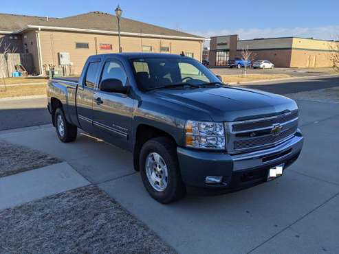 Blue 2011 Z71 Chevy Silverado 1500 Extended Cab LT 4x4 One Owner... for sale in West Fargo, ND
