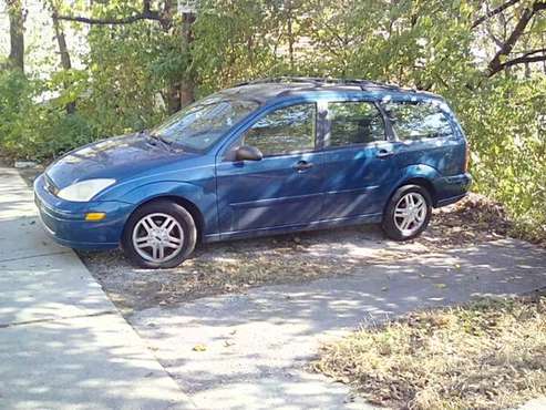*Need it Gone Today!! 2000 Ford Focus SE Wagon Hatchback for sale in Cincinnati, OH