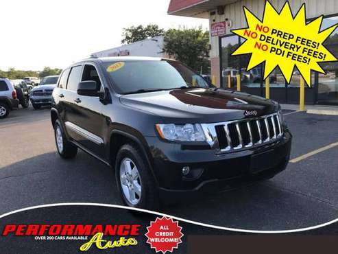 2013 Jeep Grand Cherokee 4WD 4dr Laredo SUV - cars & trucks - by... for sale in Bohemia, NY