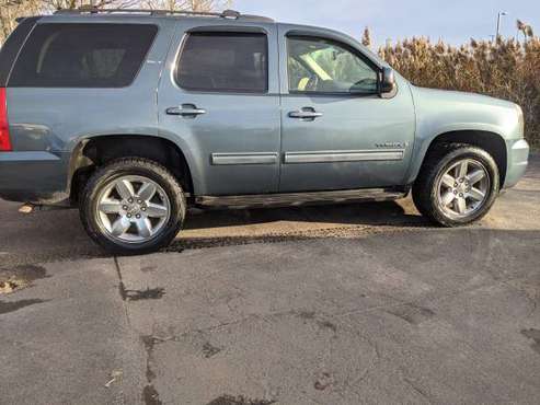 2009 GMC Yukon slt third row seating - cars & trucks - by dealer -... for sale in Cicero, NY