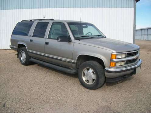 .....1999...CHEVY...SUBURBAN...4x4--(Mechanics Special) for sale in Fort Collins, CO