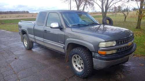 2000 chevy silverado LOTS OF NEW PARTS!!! Ready to go for sale in Abbotsford, WI