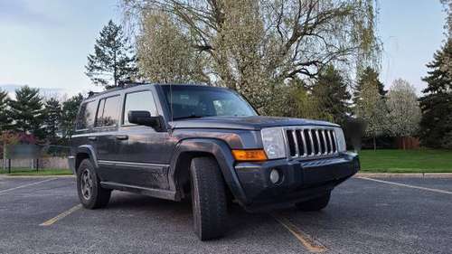 2007 Jeep Commander 4x4 with Towing Pkg for sale in Sterling Heights, MI
