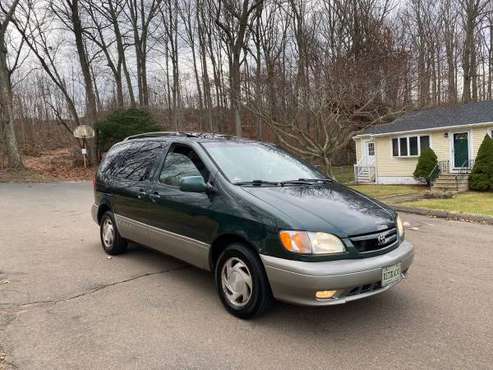 2003 Toyota Sienna xle - cars & trucks - by owner - vehicle... for sale in West Haven, CT