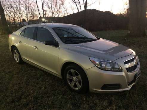 2013 Chevrolet Malibu - cars & trucks - by dealer - vehicle... for sale in CRESTWOOD, IL