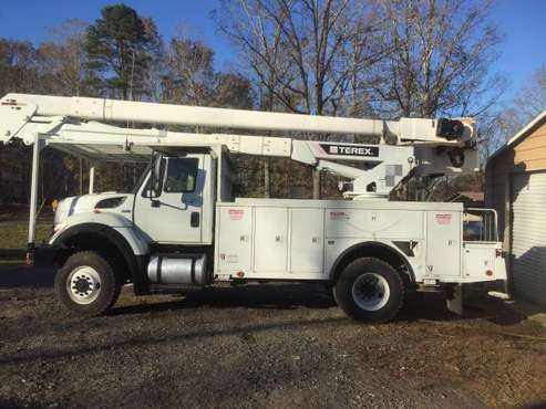International Bucket Truck - cars & trucks - by owner - vehicle... for sale in Campobello, SC